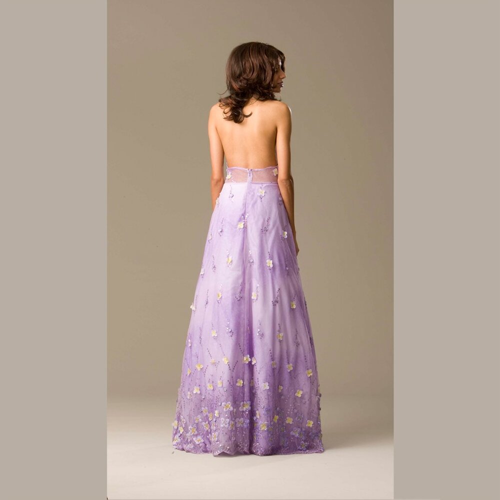 FLOOR-LENGTH LAVENDER EVENING GOWN - Picture 7 of 11